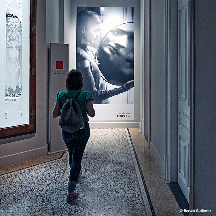 Mi mujer a punto de entrar en el universo Duane Michals...