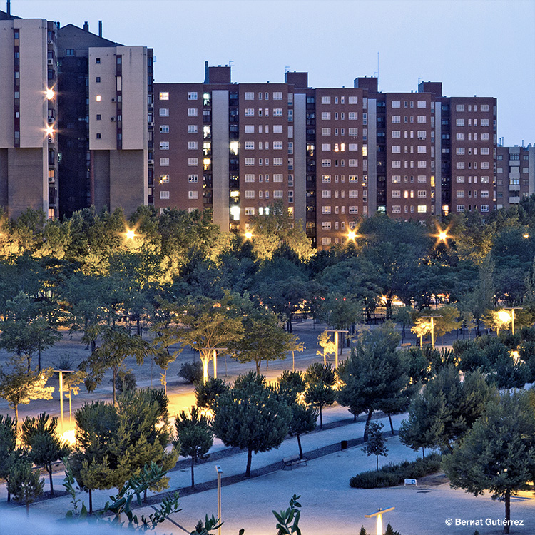 La noche cae sobre Madrid...