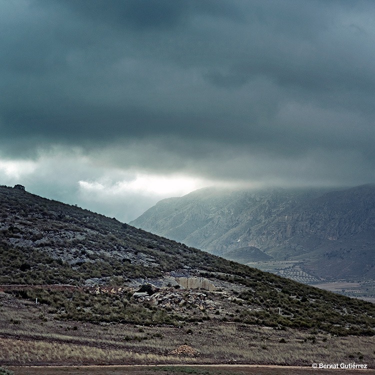 El paisaje que me atrae es austero y cercano...