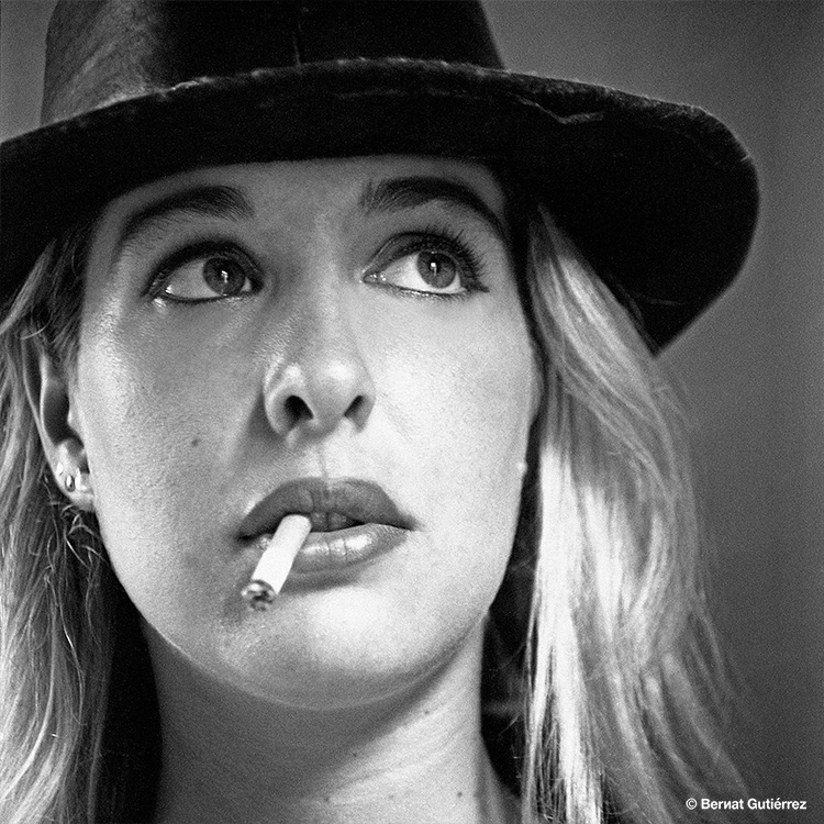 ay algo en los retratos femeninos que realicé en mi etapa etapa en blanco y negro que todavía me despiertan emociones. Algunos de ellos tienen ya más de 25 años...